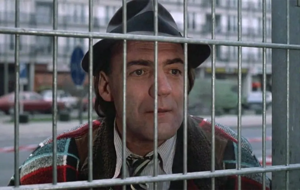 فیلم سیاه و سفید و رنگی. بالهای آرزو