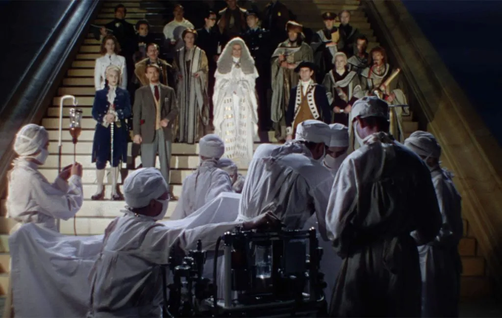 فیلم سیاه و سفید و رنگی. قضیه زندگی و مرگ