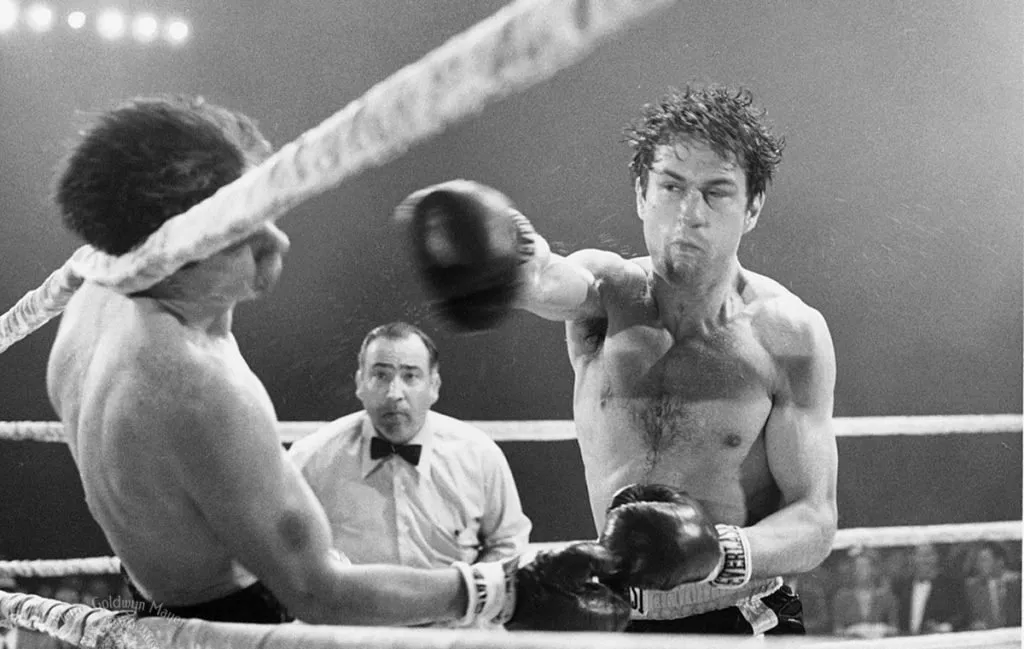 فیلم سیاه و سفید و رنگی. گاو خشمگین