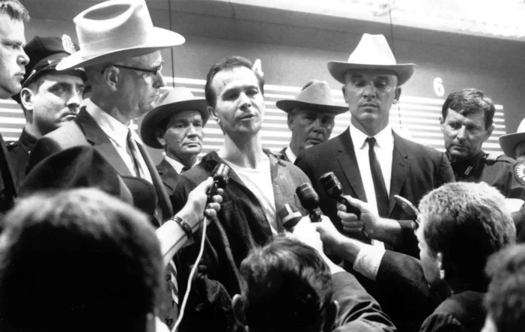 فیلم سیاه و سفید و رنگی. جی. اف. کی.