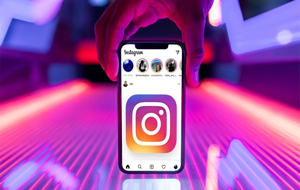 کامنت اینستاگرام