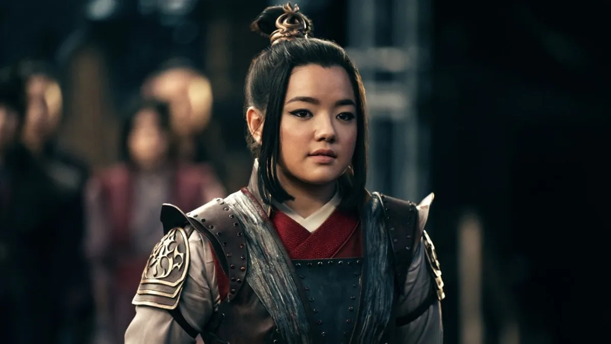 کاراکتر آزولا با بازی الیزابت یو