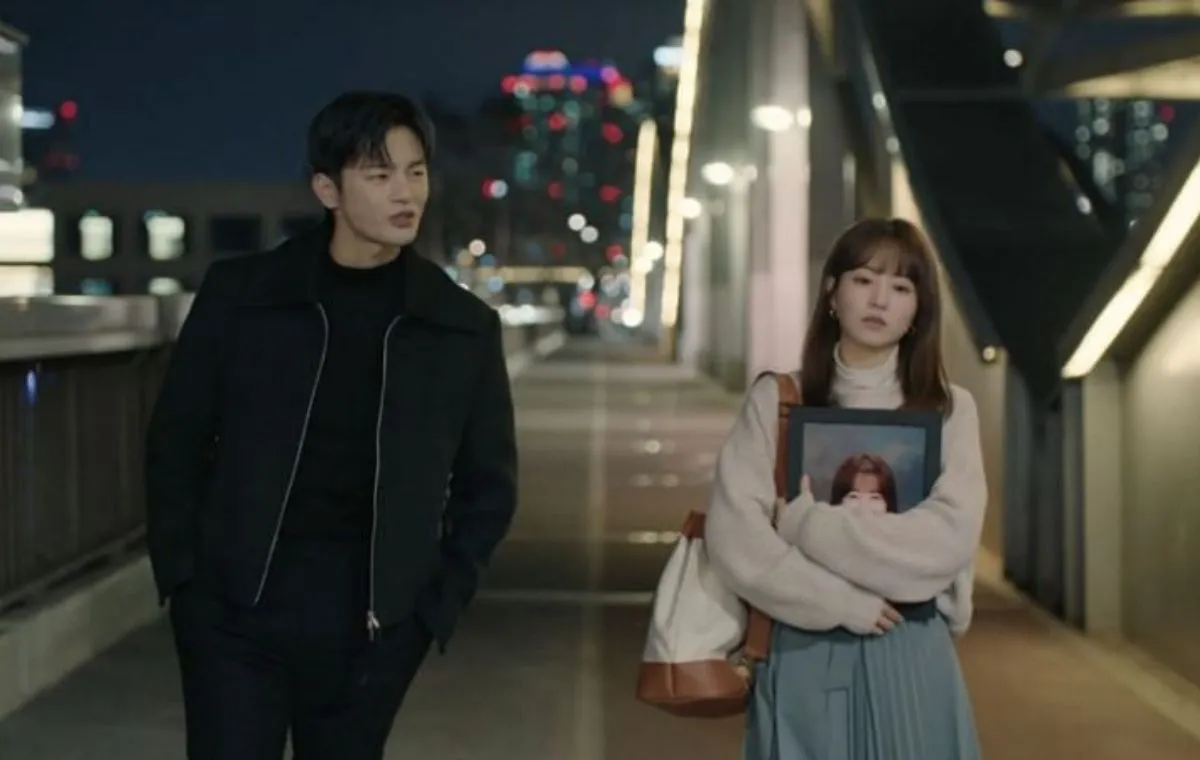 ویرانگر در خدمتگزاری شما حاضر است (Doom At Your Service)