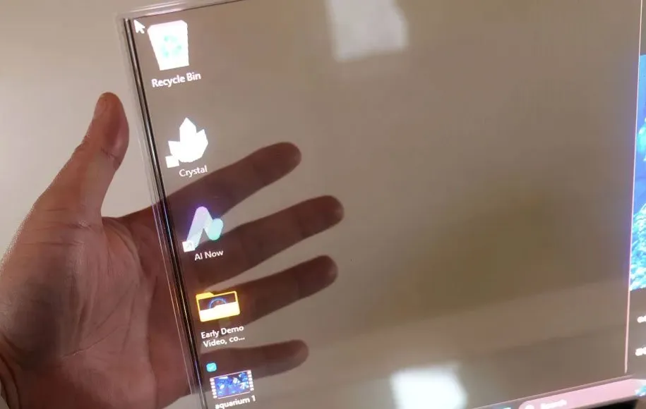 لنوو نمایشگر شفاف