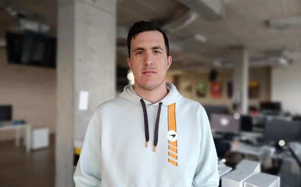 گلکسی A25 در مقابل ردمی نوت 12 پرو