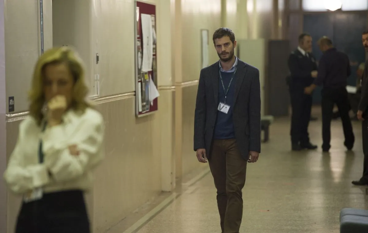 جیمی دورنان در «سقوط» نقش‌ متفاوتی را ایفا می‌کند و چهره‌ای جدید از خود را نشان می‌دهد.