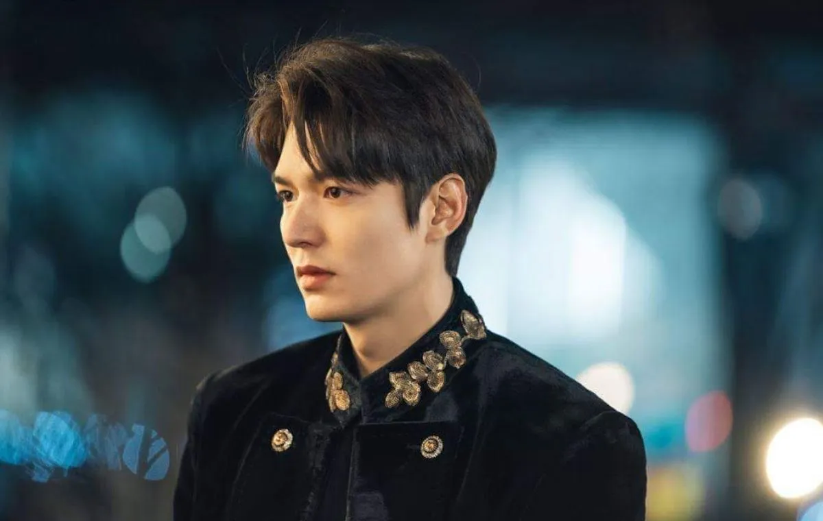 پادشاه ابدی (The King: Eternal Monarch)