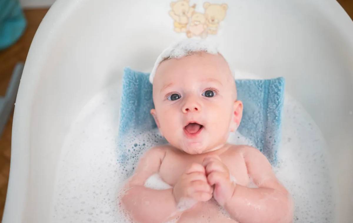 زمان مناسب برای : حمام کردن نوزاد 