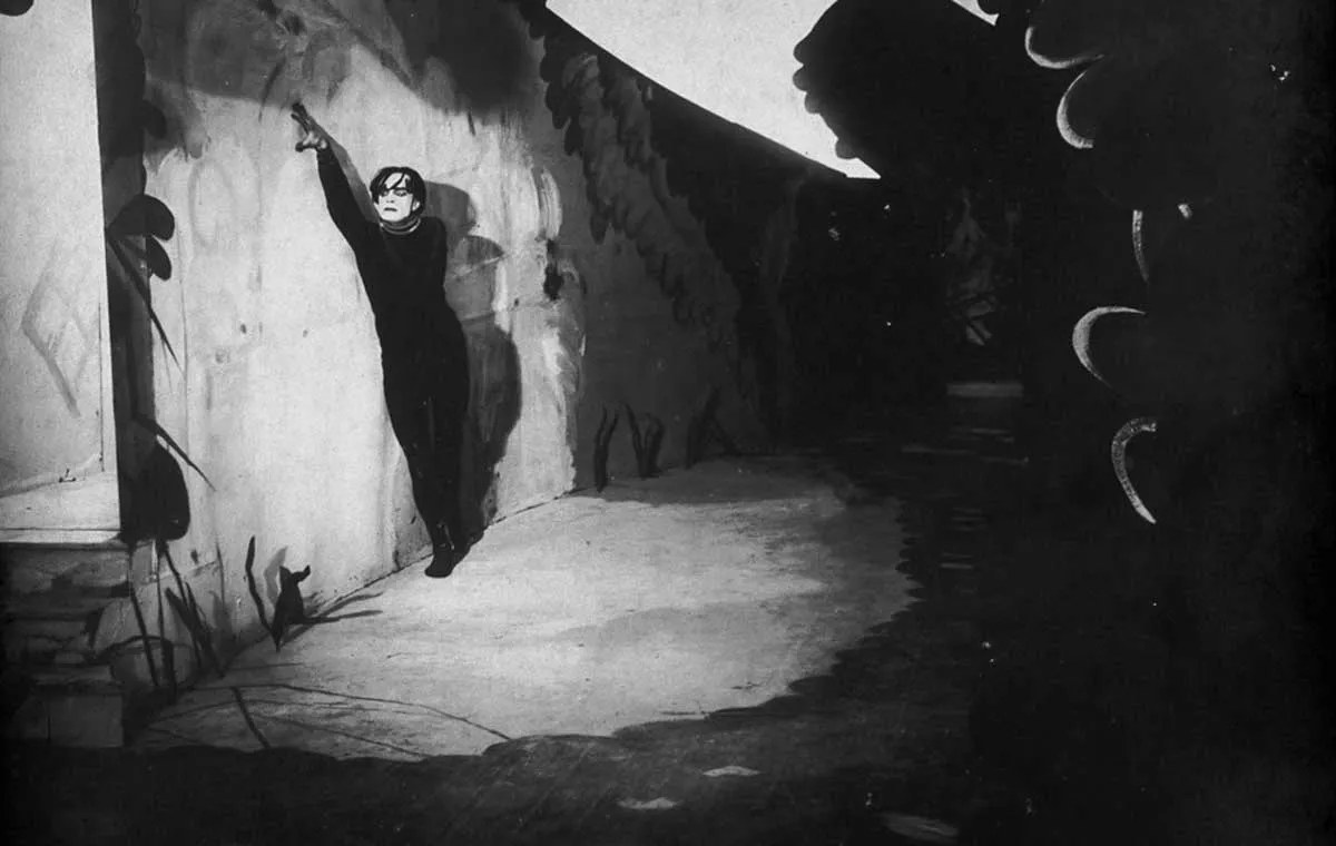 فیلم ترسناک مطب دکتر کالیگاری