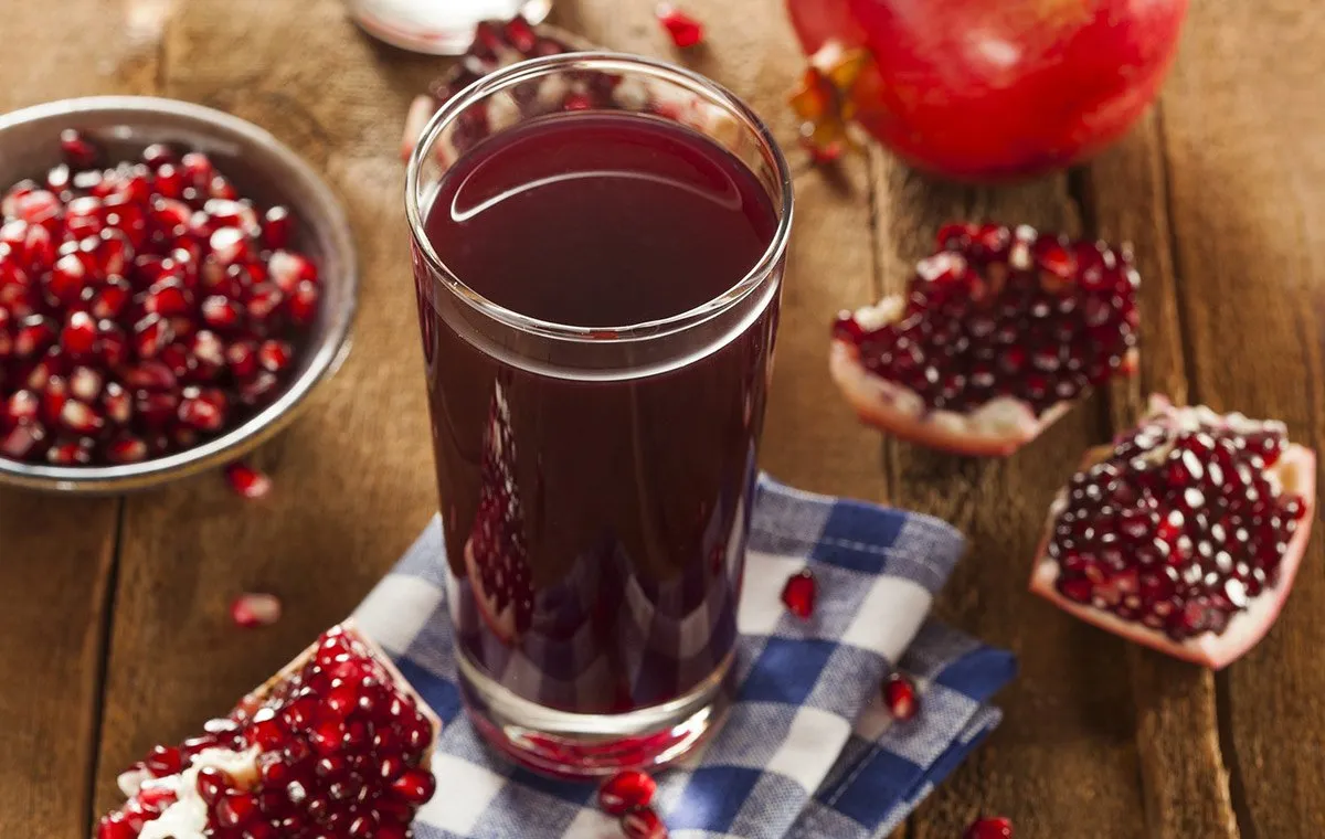 یک لیوان آب انار