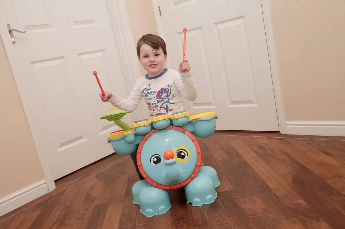 اسباب بازی کودکان 1 تا 3 ساله، درامز و آلات و موسیقی