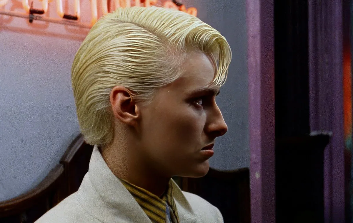 آسمان مایع (Liquid Sky)