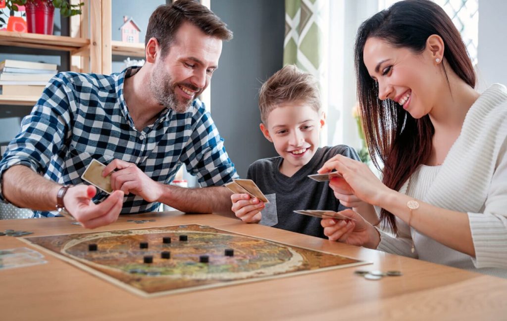 بازی‌های رومیزی خانوادگی را امتحان کنید