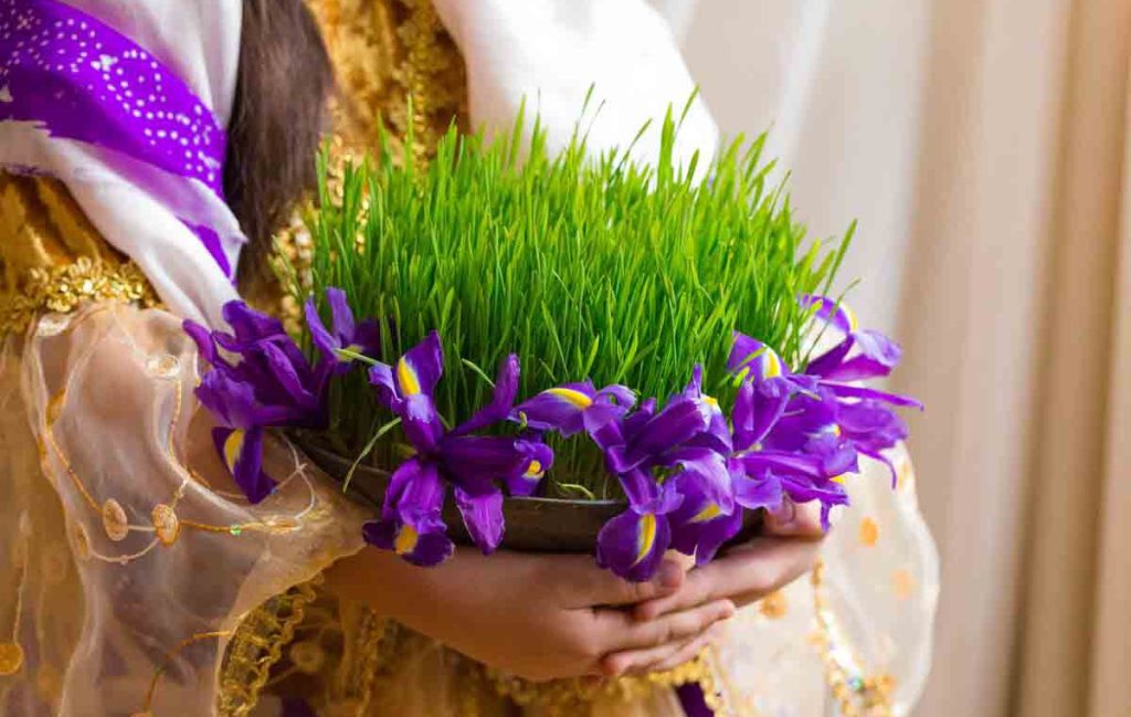 کاشت گل و سبزه برای عید