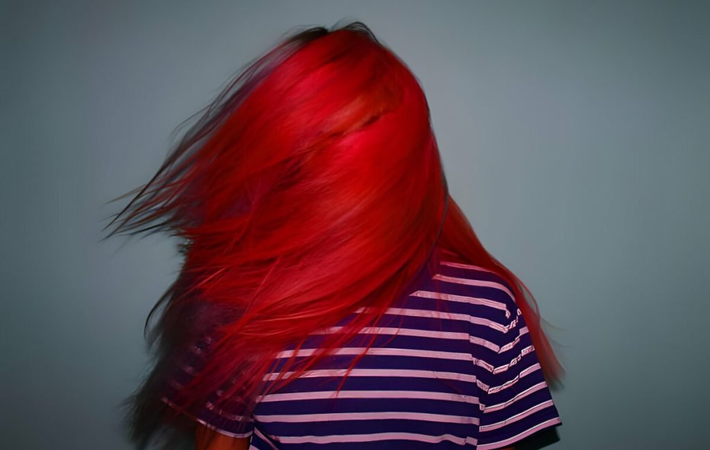 رنگ موی قرمز گیلاسی رنگ ترند ۱۴۰۳
