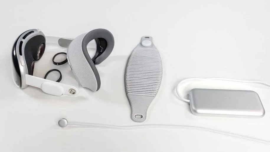 آنباکس اپل ویژن پرو