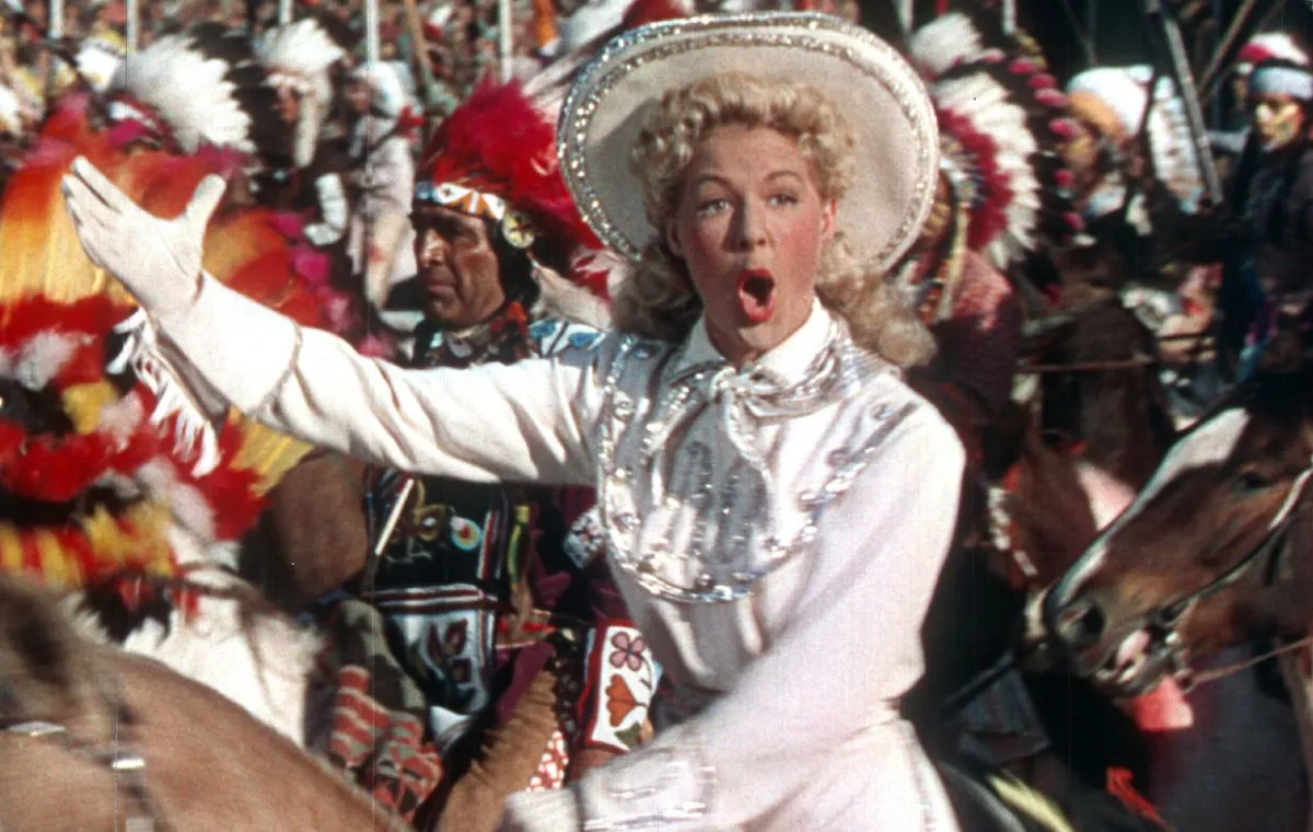 آنی اوکلی در فیلم «آنی تفنگت را میگیرد»