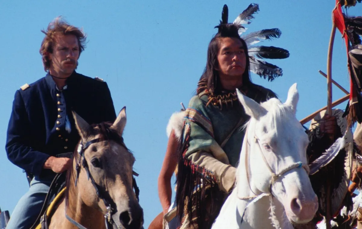 رقص با گرگها فیلم وسترن اقتباسی