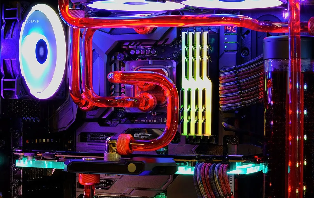 راهنمای خرید خنک‌کننده‌های مایع CPU؛ حیاتی و ضروری