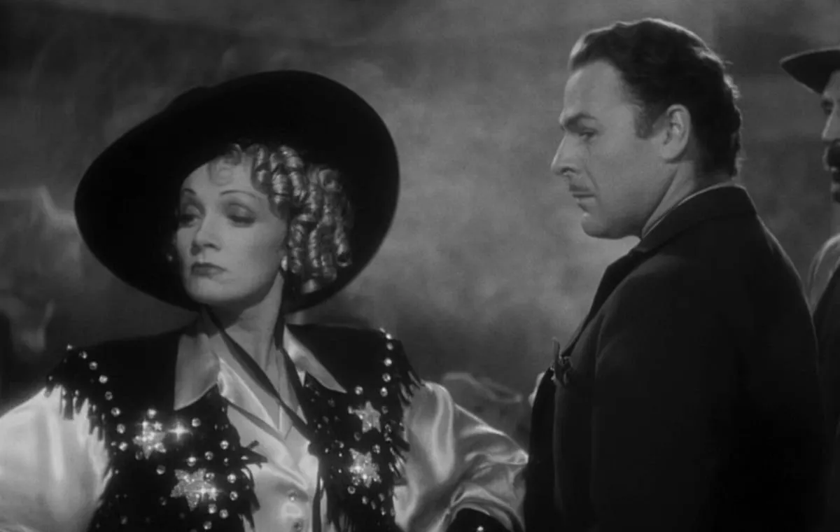 فرنچی در فیلم دستری دوباره میراند زنان قهرمان فیلمهای وسترن