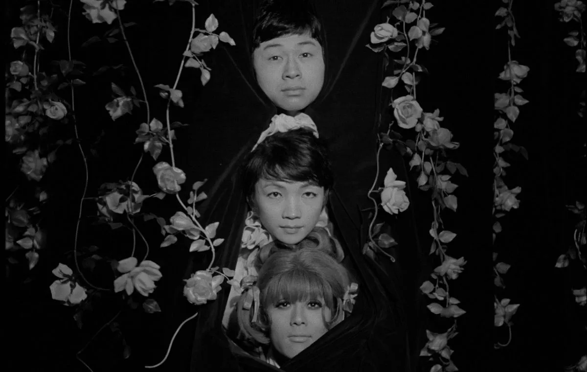 تشییع جنازه‌ی گل‌های رز (Funeral Parade of Roses)