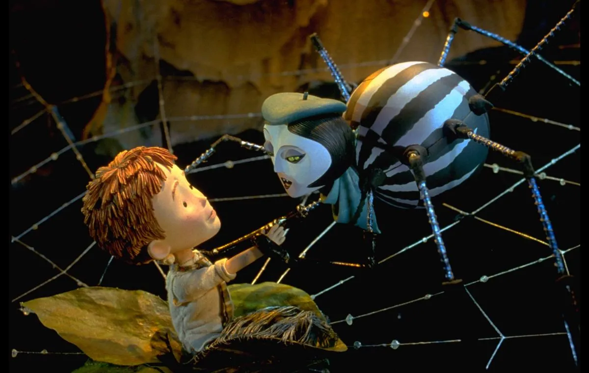 جیمز و هلوی غول‌پیکر (James and the Giant Peach)