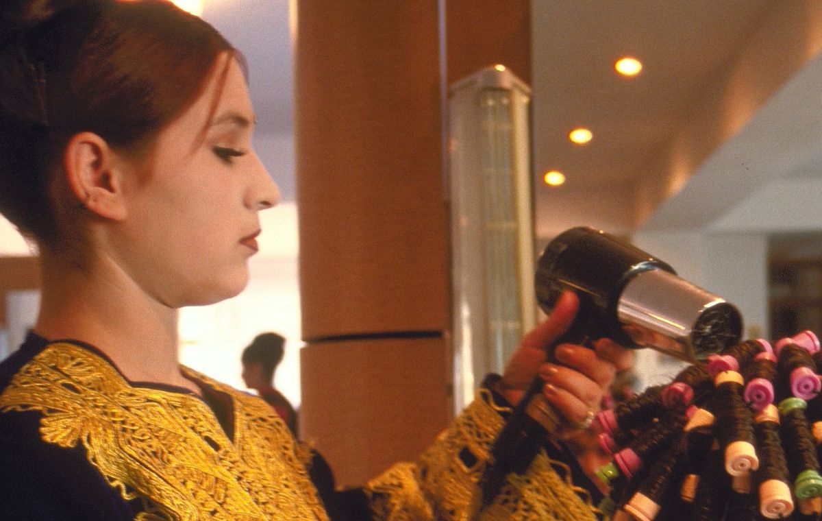 آکادمی زیبایی کابل فیلم درباره فرهنگ کشورها