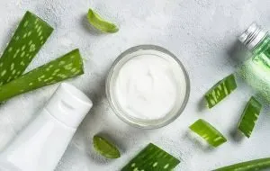 شربت آلوئه ورا خانگی طبیعی و پر خاصیت را چگونه تهیه کنیم؟ 2 آشنایی با انواع ماسک آلوئه ورا و 10 دلیل مفید بودن آنها