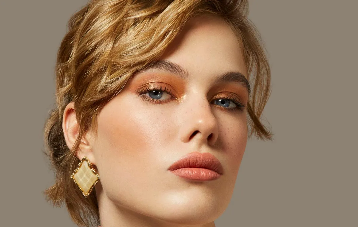 آرایش شب و مهمانی، از مدل آرایش‌های دخترانه شیک 