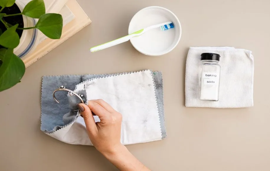 براق کردن زیورالات استیل