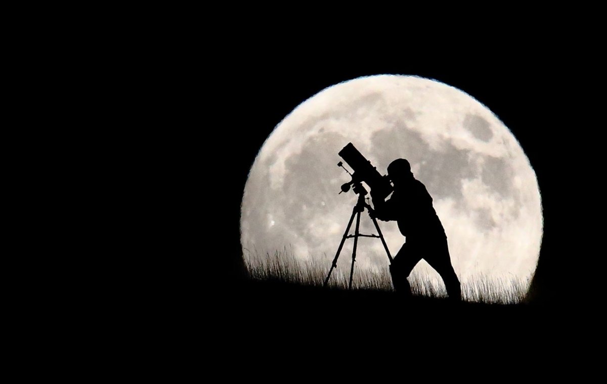 فرصت مناسب رصد ماه کامل در آسمان هفته‌ی اول اردیبهشت ۱۴۰۳