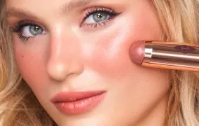 نحوه‌ی صحیح رژگونه زدن