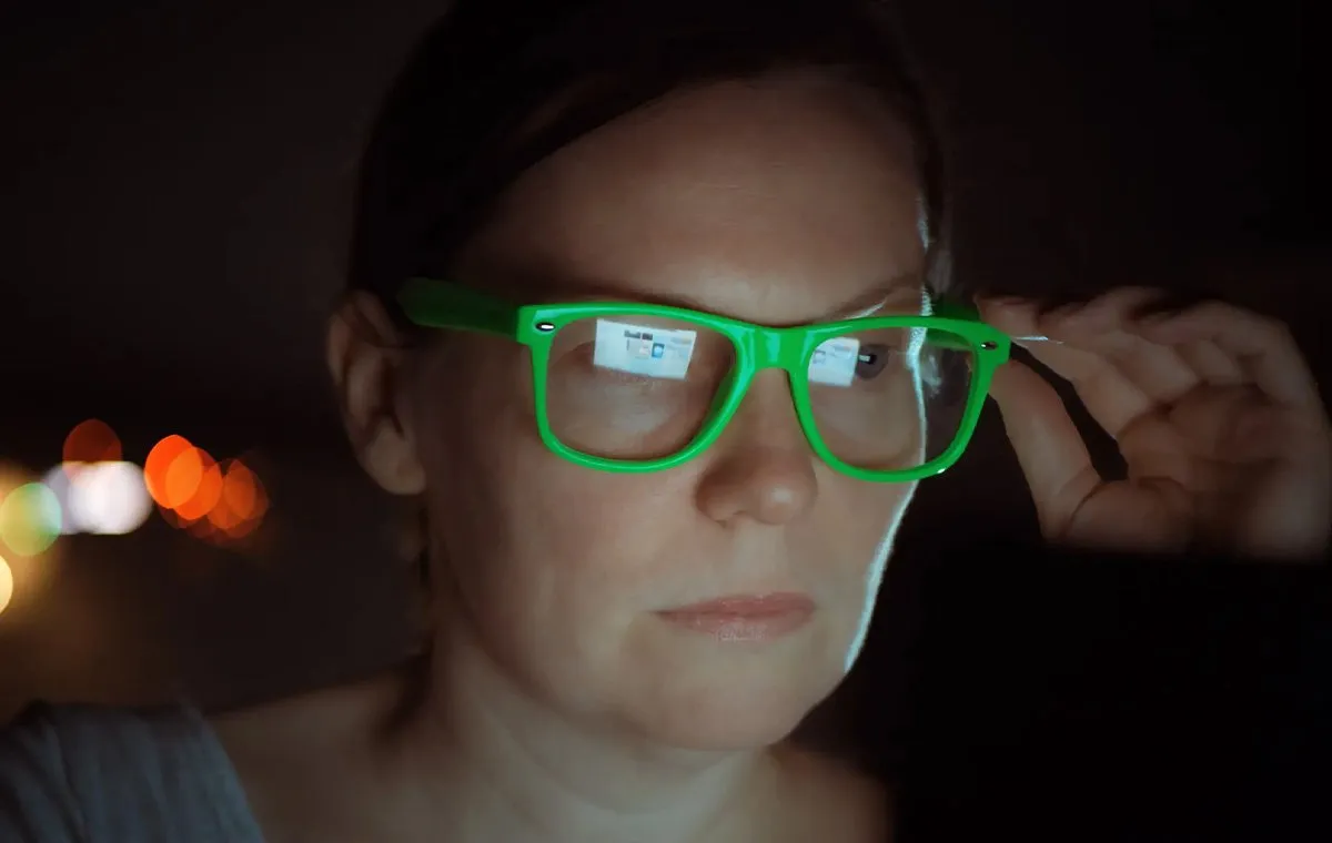 استفاده از عینک بلوکات برای چه کسانی ضروری است؟