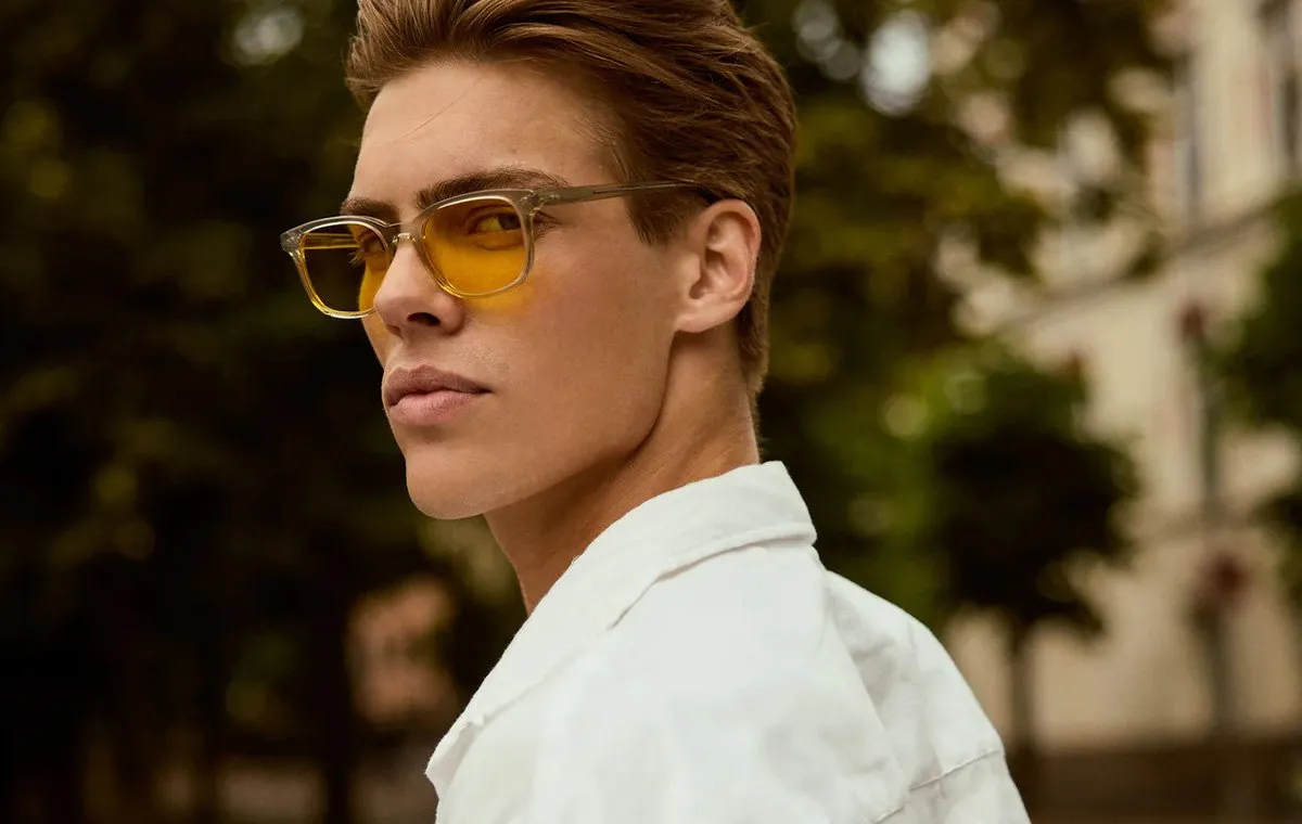 تاثیر استفاده از عینک مسدودکننده نور آبی برای افسردگی