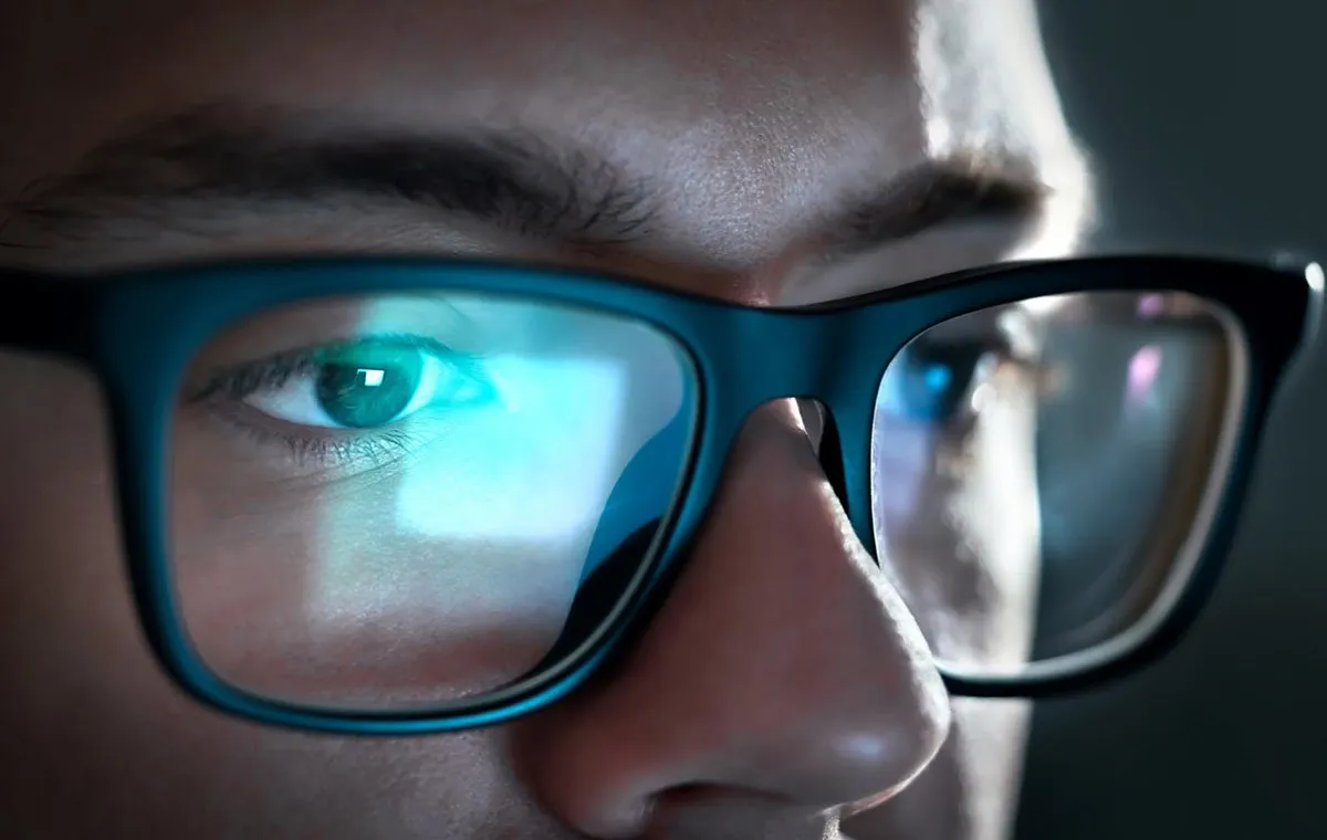 مزایای شیشه عینک بلوکات چیست؟