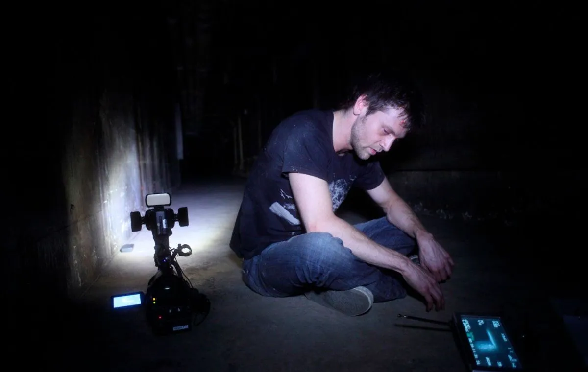 برخورد با قبر