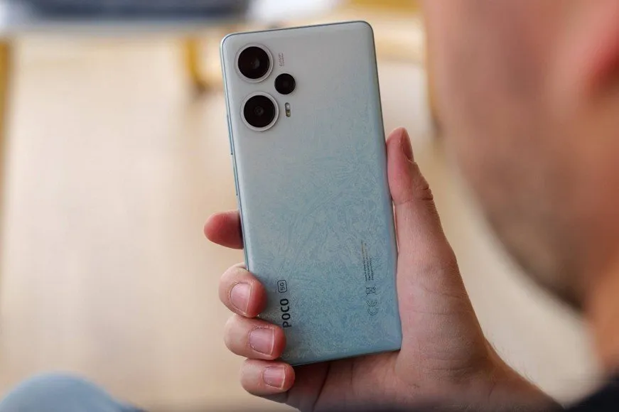 گلکسی A35 در مقابل پوکو F5