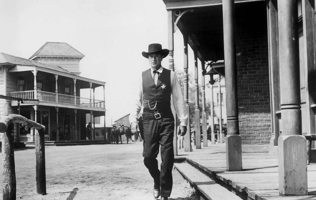 فیلم وسترن در گذر زمان نیمروز