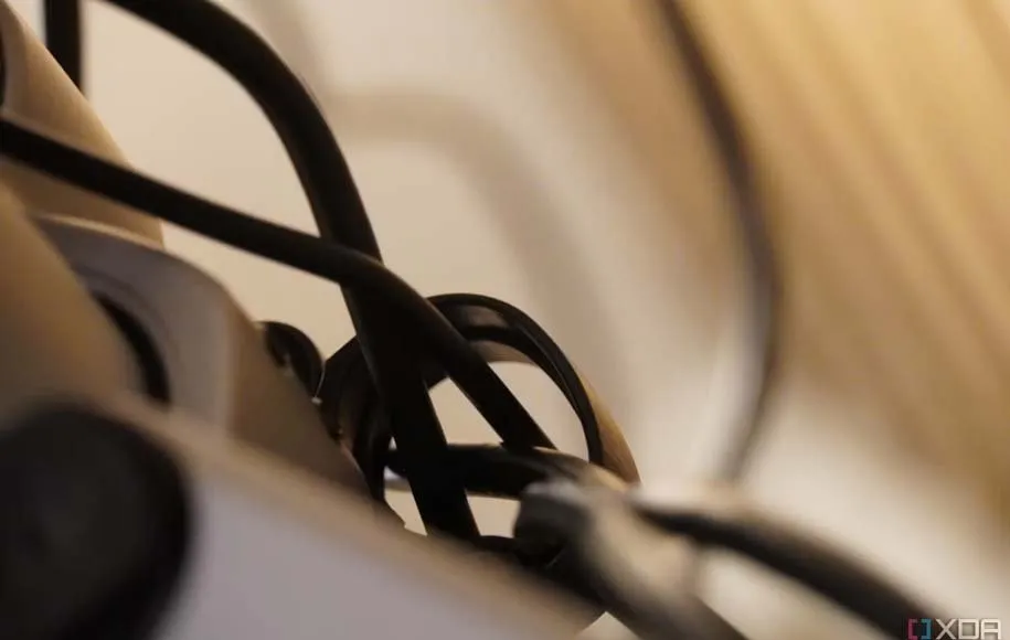 پایه نگهدارنده مانیتور