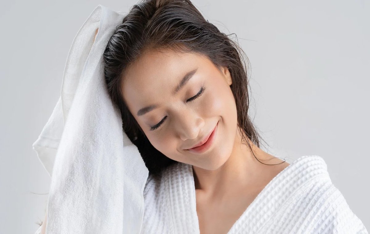 خطرات خوابیدن با موی خیس