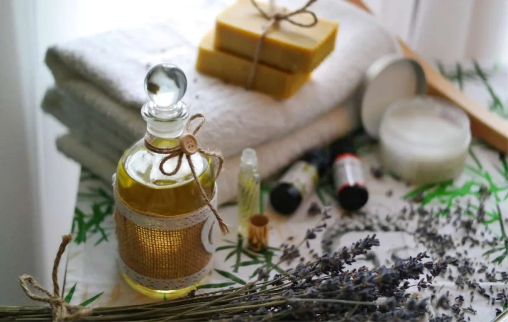 بهترین روغن‌ برای روغن تراپی مو در خانه