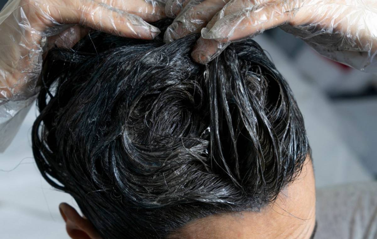 شستن مو قبل از رنگ کردن 