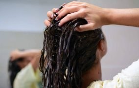 مهم‌ترین نکات شستن مو قبل از رنگ کردن