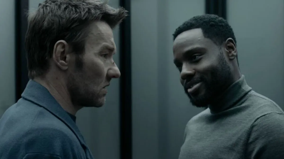 جوئل اجرتون در سریال ماده تاریک