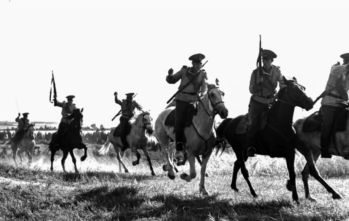 سرخ و سفید (The Red And White)