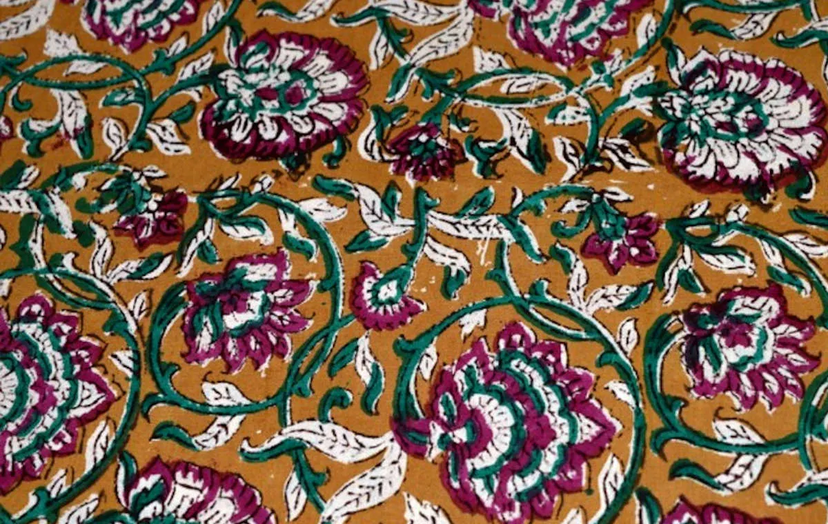 طرح پارچه‌ی باتیک