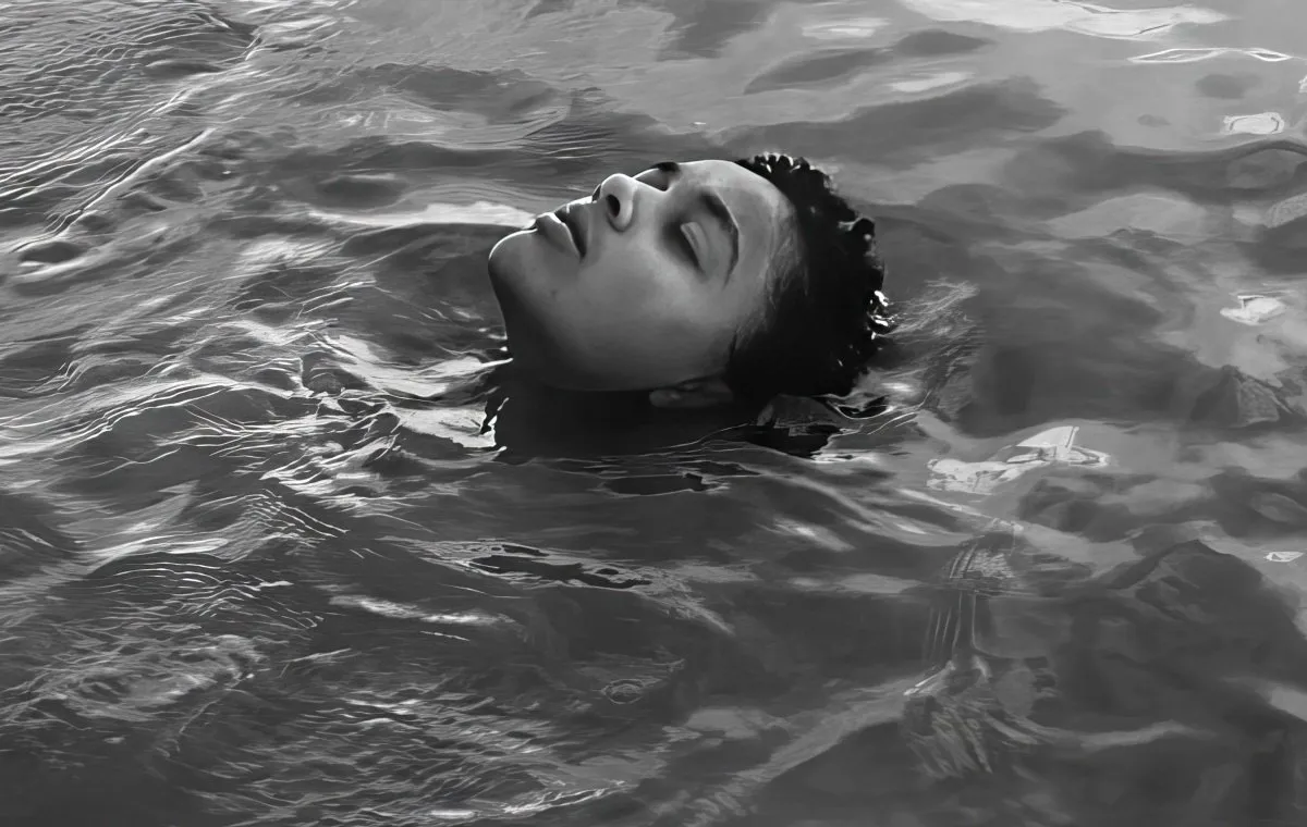 نقدهای فیلم پرنده