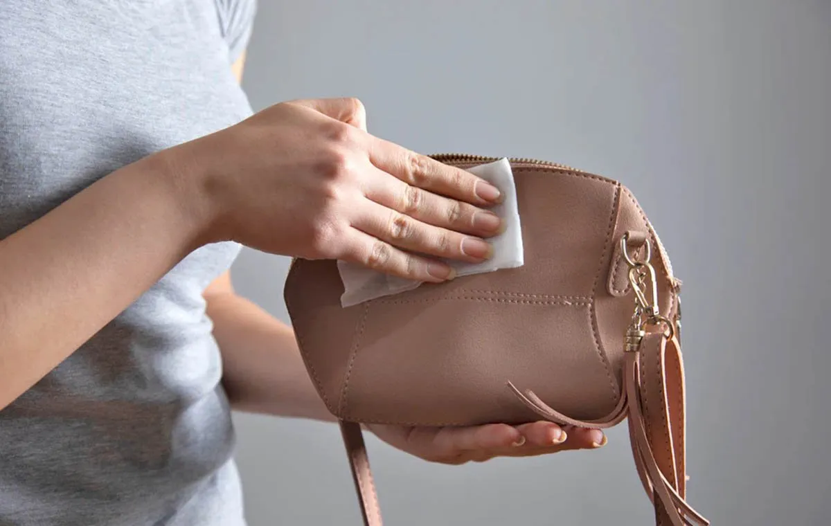 تمیز کردن کیف چرم مصنوعی