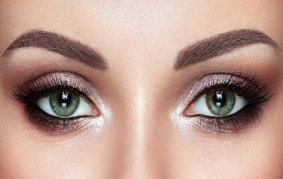 آرایش مناسب با لنز رنگی