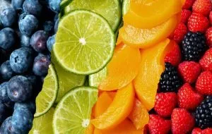 طرز تهیه لواشک خانگی با انواع میوههای فصلی